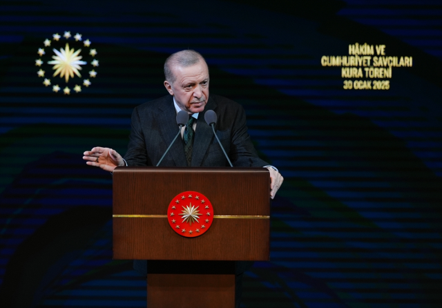 Cumhurbaşkanı Erdoğan: Yargıya kimse ayar veremez