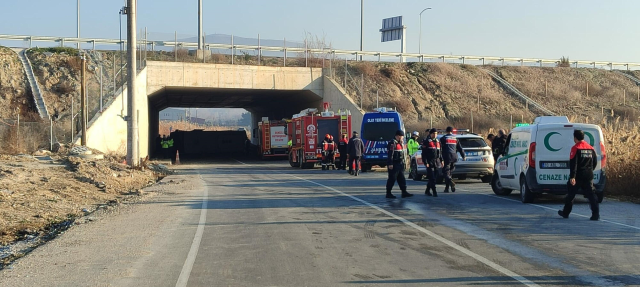 İşçileri taşıyan midibüs devrildi: 4 kişi hayatını kaybetti