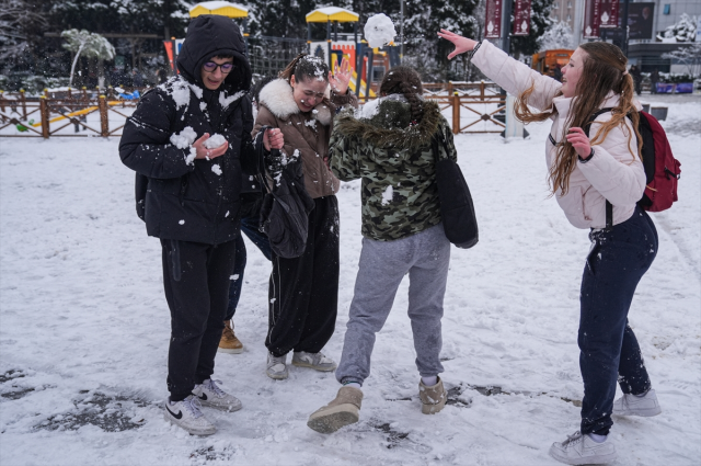 İstanbul kar alarmı! Apar topar AKOM'a geçen İmamoğlu saat verip uyardı