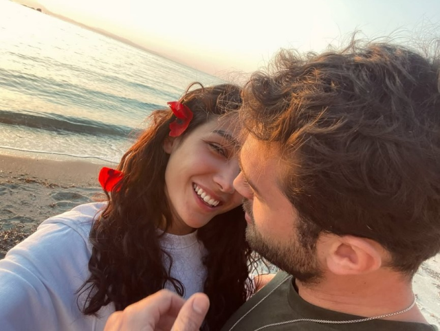 Aybüke Pusat ve Furkan Andıç'ın beklenen aşk pozu yıllar sonra geldi