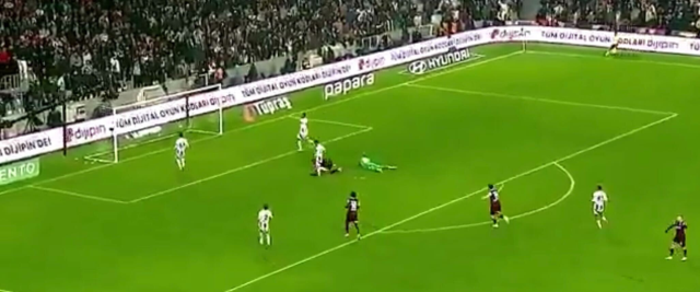 Banza affetmedi: Rafa Silva'dan inanılmaz hata
