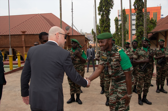 Kamerun ordusuna yönelik ilk Türkçe eğitimi başladı