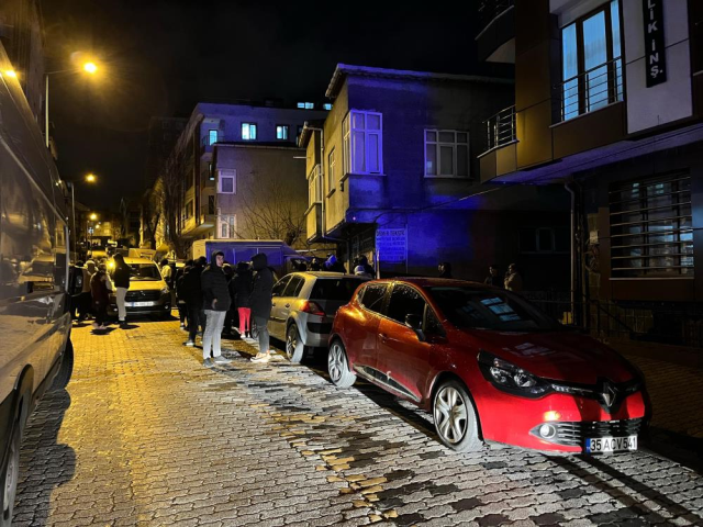 Küçükçekmece'de korku dolu anlar! 7 katlı bina tahliye edildi