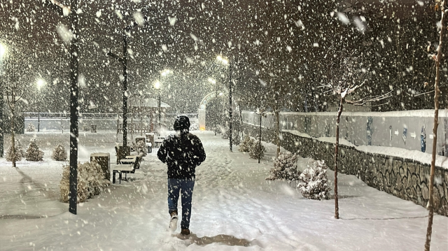 Kar yağışı terk etmiyor! Meteoroloji'den yeni uyarı