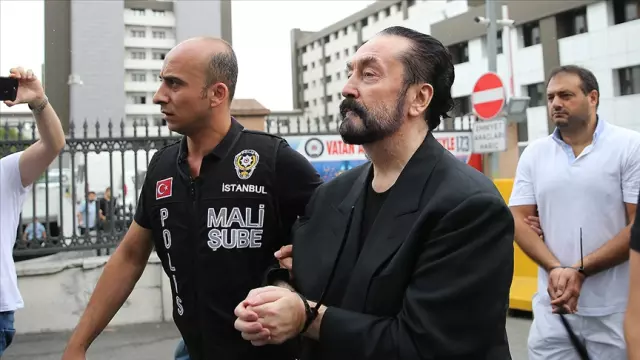 Adnan Oktar'ın yeniden hakim karşısında: 3 suçtan beraat etti, savunması dikkat çekti