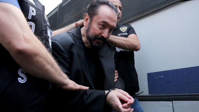 Adnan Oktar'ın yeniden hakim karşısında: 3 suçtan beraat etti, savunması dikkat çekti