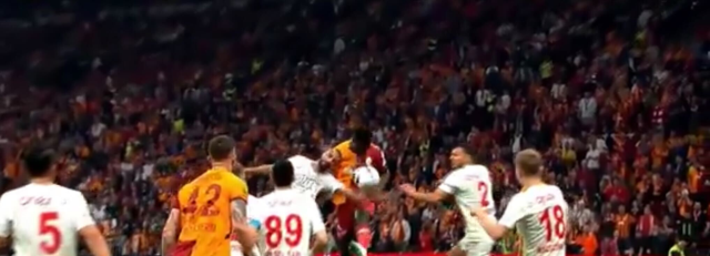 Galatasaray, VAR uyarısıyla penaltı kazandı