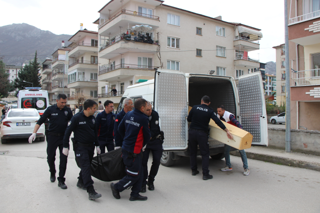 Mühendis, barfiks çubuğuna asılı halde bulundu