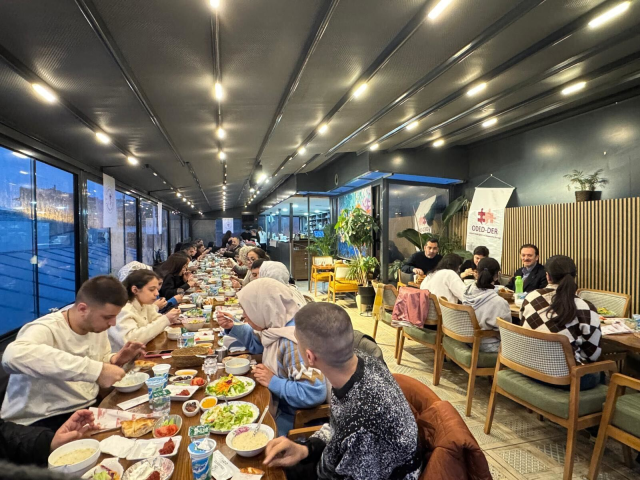Sanat ve dayanışmanın buluştuğu özel iftar