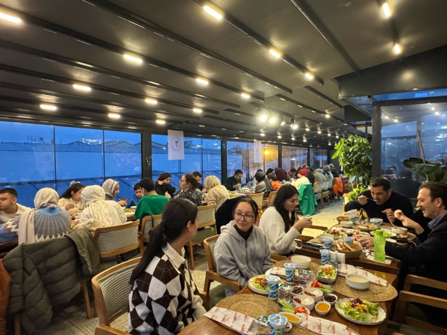 Sanat ve dayanışmanın buluştuğu özel iftar