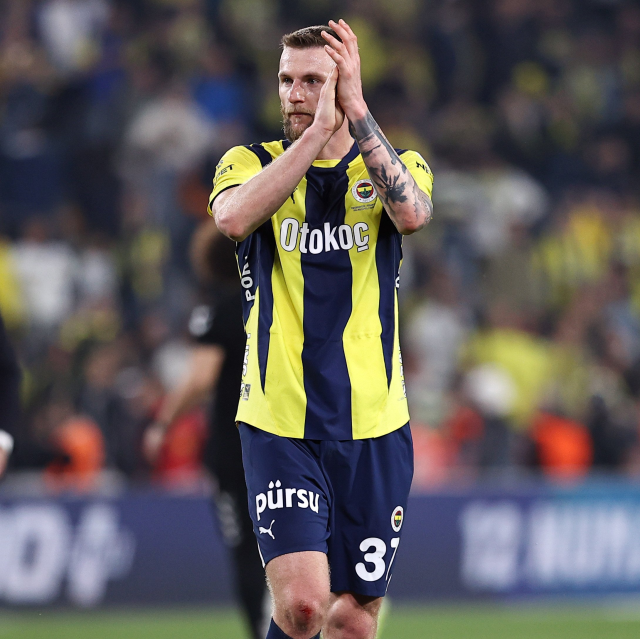 Fenerbahçe, taraftarın 'Kesinlikle alın' dediği yıldız için düğmeye bastı