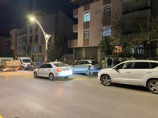 Babasının arabasını kaçıran çocuk mahalleyi savaş alanına çevirdi