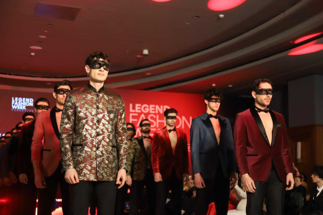 LEGEND FASHION WEEK/ Türkiye'de 70 Manken Podyumda LEGEND FASHION WEEK/ Türkiye'de 70 Manken Podyumda