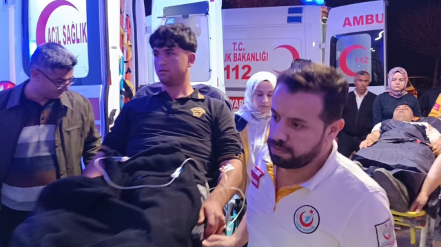 Düğün kana bulandı, bıçaklı kavgada 9 kişi yaralandı