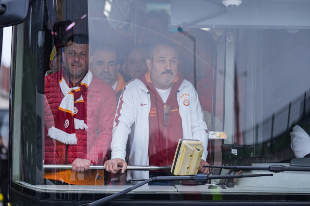 Galatasaraylı taraftarlar, Fenerbahçe maçı için Şükrü Saracoğlu Stadyumu'na geldi