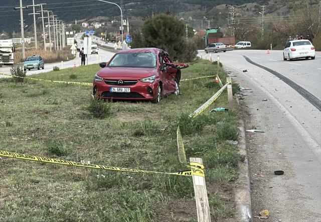 Otomobille tır çarpıştı: 4 kişi yaşamını yitirdi