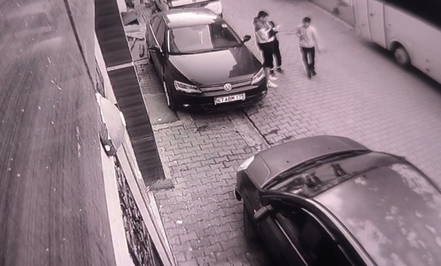 Elinde torpil patlayan çocuk ağır yaralandı Elinde torpil patlayan çocuk ağır yaralandı