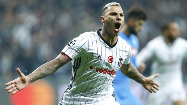 Beşiktaş taraftarları eski ve yeni yıldızları karşılaştırdı: Özlem duyulan isimler