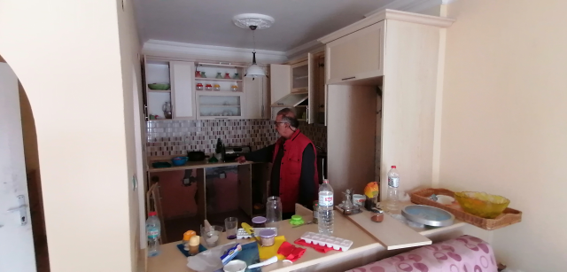 8 dairede ne var ne yok çaldılar, tavla bile oynadılar 8 dairede ne var ne yok çaldılar, tavla bile oynadılar