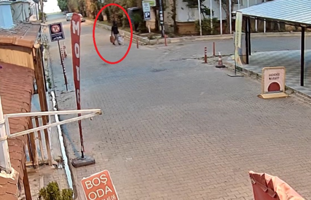 8 dairede ne var ne yok çaldılar, tavla bile oynadılar 8 dairede ne var ne yok çaldılar, tavla bile oynadılar