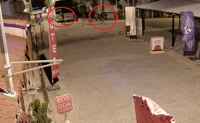 8 dairede ne var ne yok çaldılar, tavla bile oynadılar 8 dairede ne var ne yok çaldılar, tavla bile oynadılar