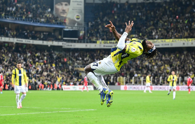 Birbirlerine girmişlerdi! Saint-Maximin'den Mourinho itirafı geldi