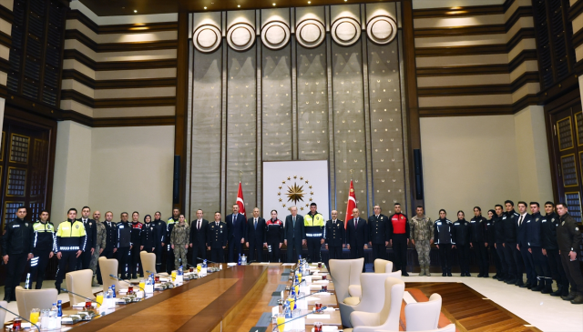 Cumhurbaşkanı Erdoğan: Alçak iftiralarla polisimize saldırılmasına müsaade edemeyiz