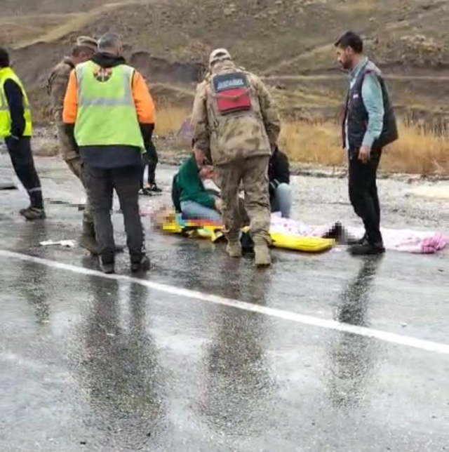 Yolcu otobüsü ile tanker kafa kafaya çarpıştı! Ölü ve yaralılar var Yolcu otobüsü ile tanker kafa kafaya çarpıştı! Ölü ve yaralılar var