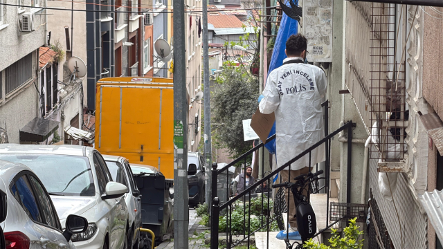 Bodyguard evinde ölü bulundu! Ağzı ve burnu kan içinde, göğsünde meyve bıçağı Bodyguard evinde ölü bulundu! Ağzı ve burnu kan içinde, göğsünde meyve bıçağı