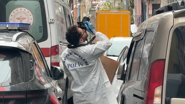 Bodyguard evinde ölü bulundu! Ağzı ve burnu kan içinde, göğsünde meyve bıçağı Bodyguard evinde ölü bulundu! Ağzı ve burnu kan içinde, göğsünde meyve bıçağı