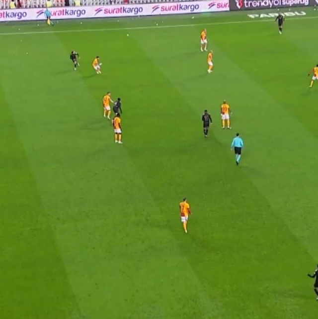 Herkes bu ofsaytı konuşuyor! Samsunspor'u golü iptal oldu
