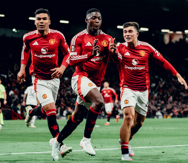 9 gollü çılgın maç! Manchester United'tan tarihi geri dönüş