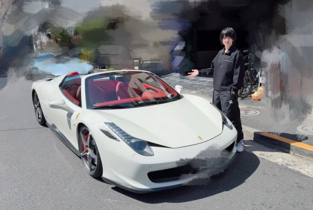 Galeriden satın aldığı Ferrari bir saat sonra yanarak küle döndü