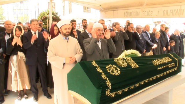 Duayen iş insanı Ali Osman Boyner'in cenazesinde dikkat çeken detay