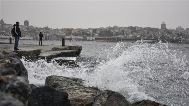İstanbul Valiliğinden fırtına uyarısı