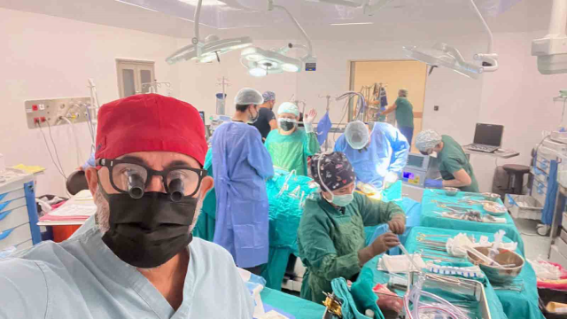 Ameliyat masasında öldü, 100 dakika sonra dirildi