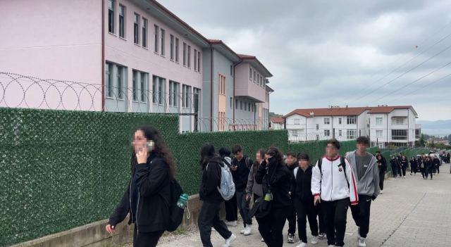 Lise öğrencisi deneme sınavında 4'üncü kattan düştü