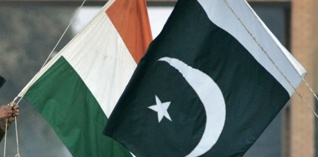 Pakistan'ın ardından Hindistan da hava sahasını kapattı