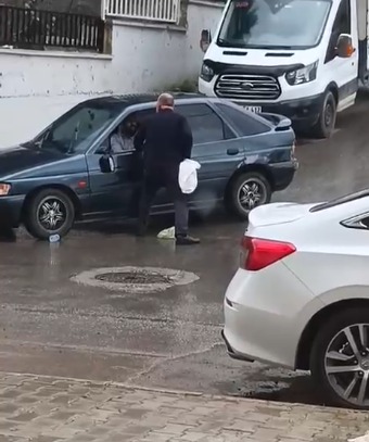 Pompalı tüfekle saldırdı, silah tutukluk yapınca ortada kaldı