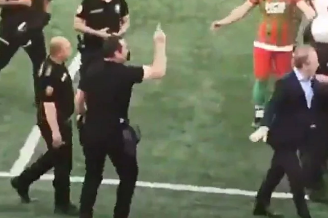 Amatör Lig maçında saha karıştı, polis futbolcuya kafa attı! Soruşturma açıldı