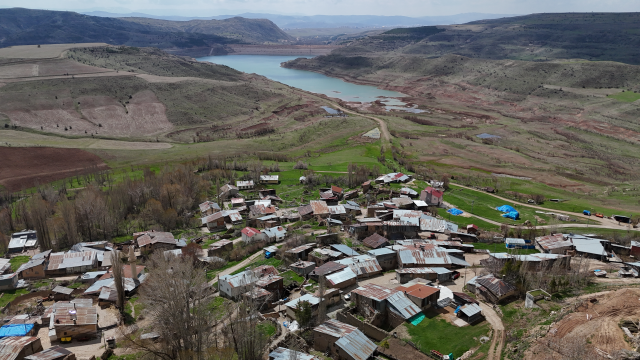 İki asırlık musalla taşı ilk kez görenleri ürkütüyor