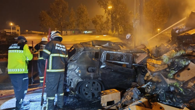 Tıra çarpan cip yanarak küle döndü