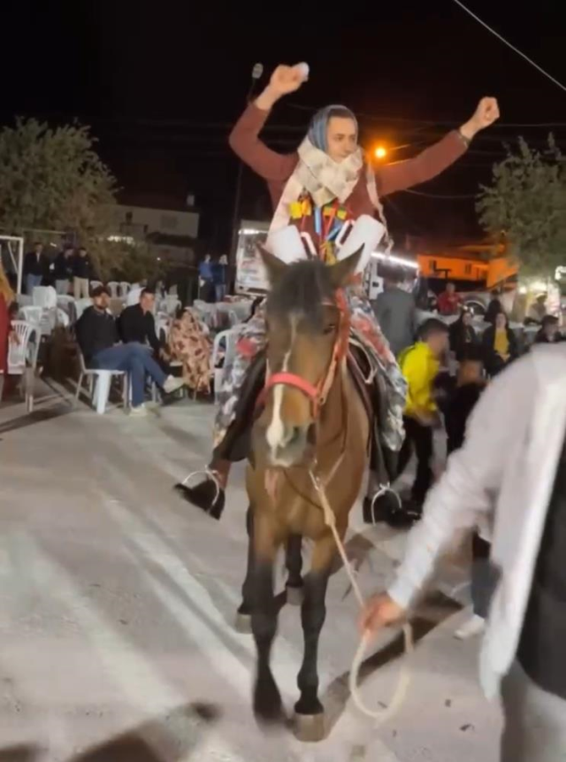 Damat çaresizce bekledi, düğünde takılanlar herkesi şoke etti
