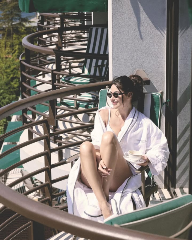 Nesrin Cevadzade'den cesur Hıdırellez pozu Nesrin Cevadzade'den cesur Hıdırellez pozu