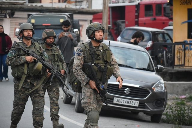 Hindistan-Pakistan savaşında can kaybı 31'e yükseldi