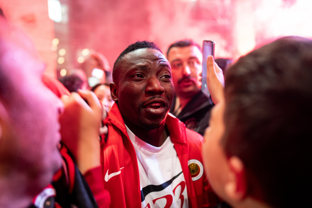 Binlerce taraftar akın etti! Şampiyon Gençlerbirliği, Ankara'da coşkuyla karşılandı