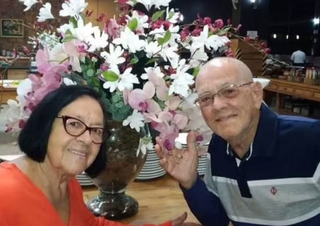 Ergenlik döneminde tanışan ve 74 yıl evli kalan çift aynı gün hayata veda etti Ergenlik döneminde tanışan ve 74 yıl evli kalan çift aynı gün hayata veda etti