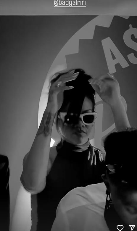Rihanna ve sevgilisi Boran Kuzum'ın objektifine yakalandı Rihanna ve sevgilisi Boran Kuzum'ın objektifine yakalandı