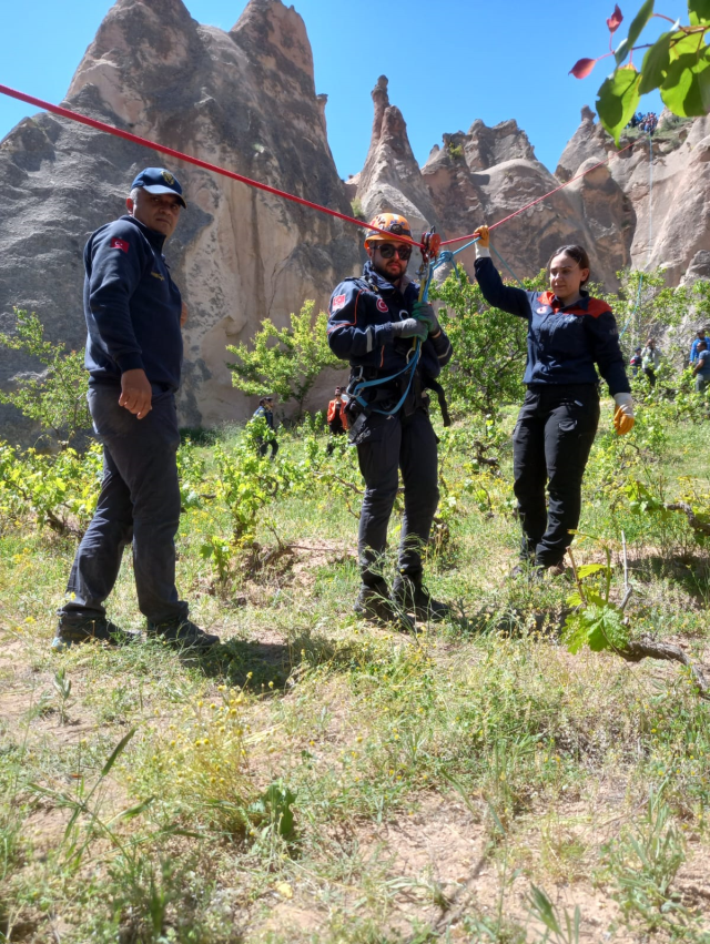 Kapadokya'da sıcak hava balonu kazası, turistler mahsur kaldı