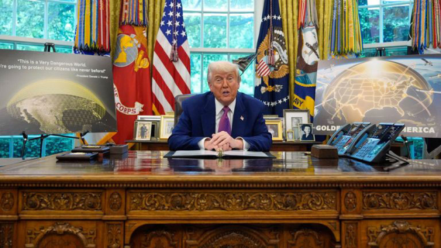 Trump'tan 175 milyar dolarlık proje: Uzaydan bile gelse koruyacağız Trump'tan 175 milyar dolarlık proje: Uzaydan bile gelse koruyacağız